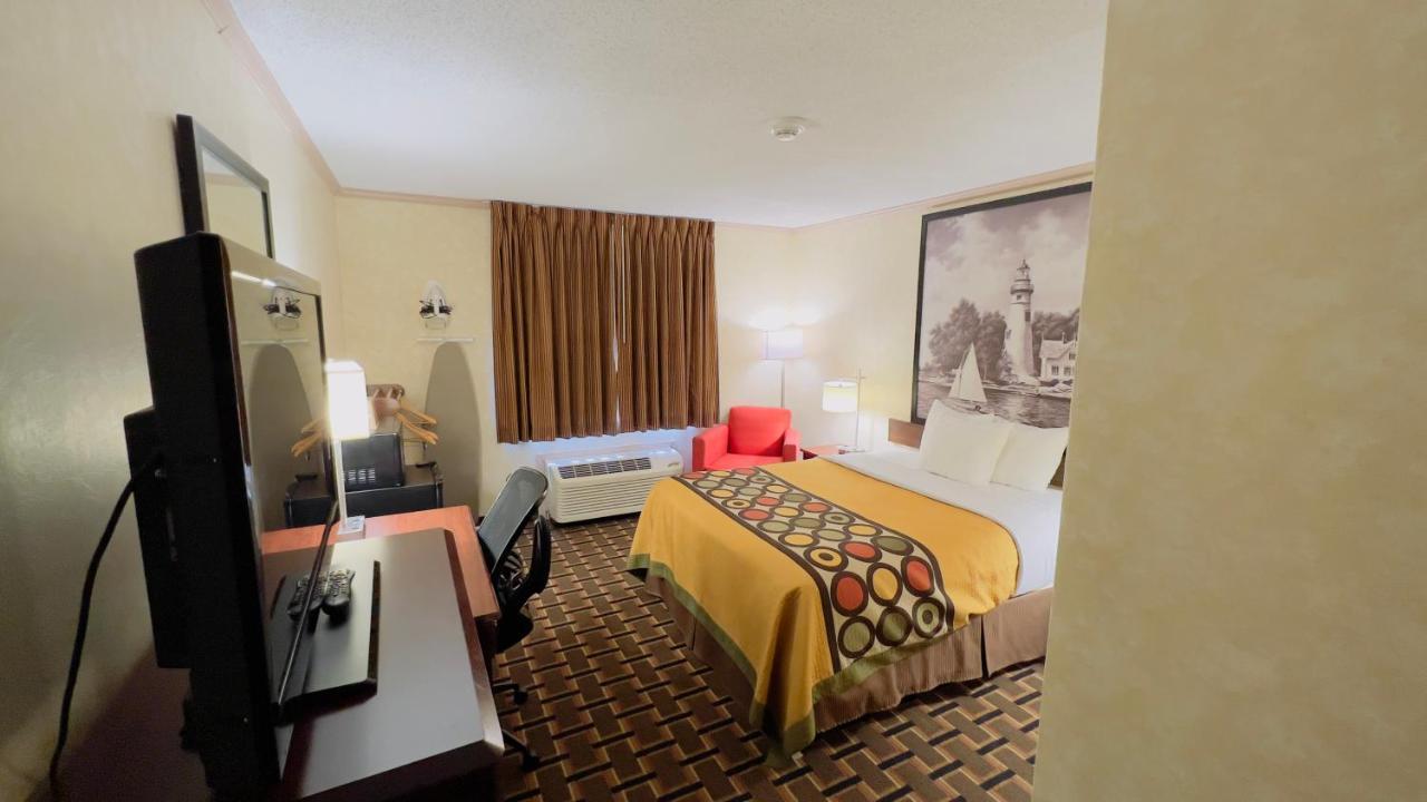 Super 8 By Wyndham Maumee Perrysburg Toledo Area Motel Exterior photo