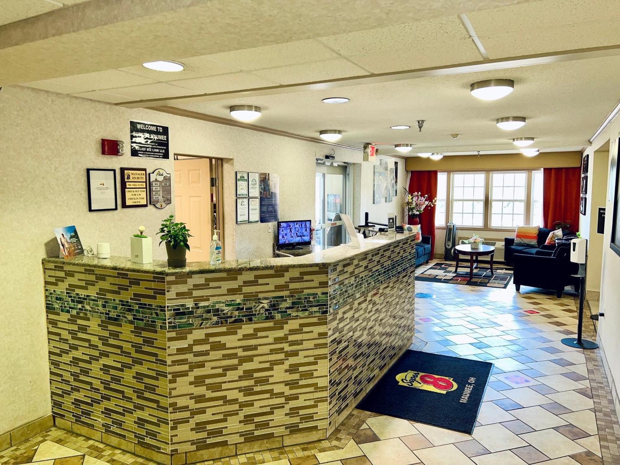 Super 8 By Wyndham Maumee Perrysburg Toledo Area Motel Exterior photo
